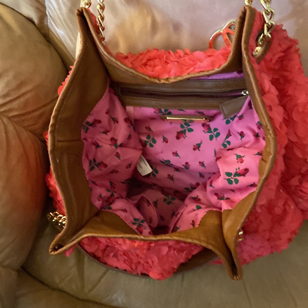 ❤️ Iridescent shimmering Hobo bag. - Picture 9 of 12
